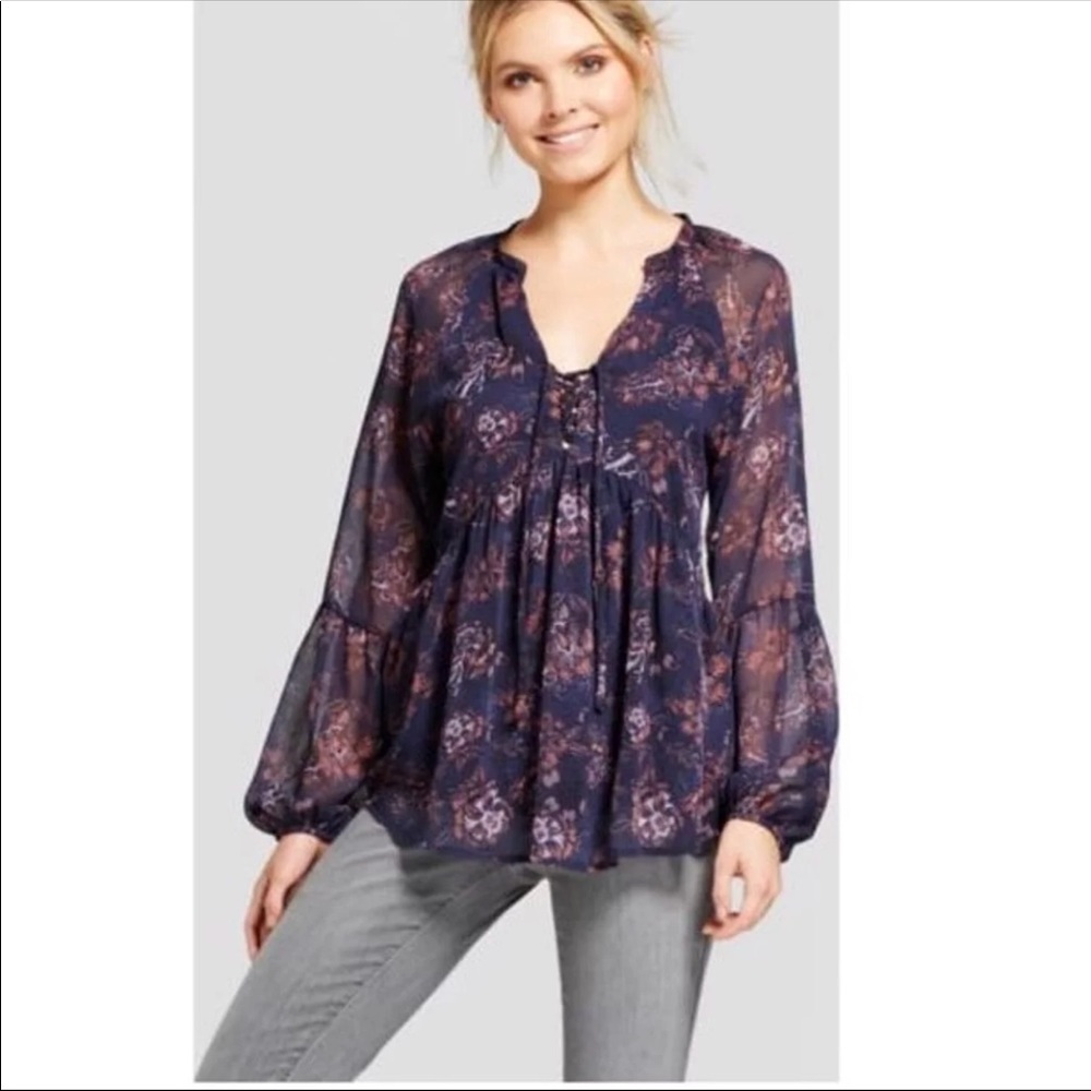 Flowy long sleeved blouse